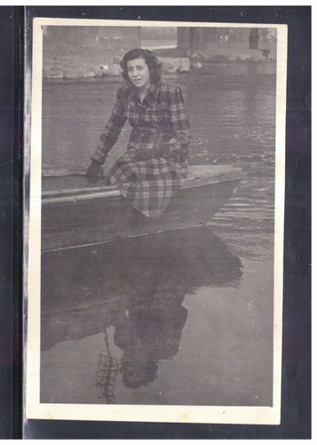 Cartolina fotografica donna - cartolina,
