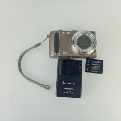 Fotocamera digitale compatta