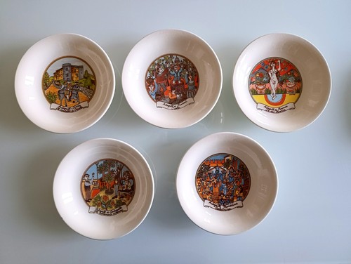 Cinque piatti ceramica - ceramica, de