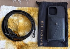 Custodia iPhone a tracolla Bandolier 13 Pro Max accessorio telefono pelle
