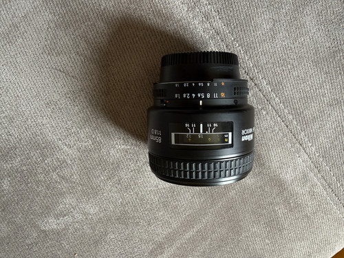 Nikon nikkor 85mm - af, 1:1.8d