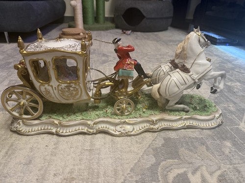 Carrozza trainata cavalli - trainata,