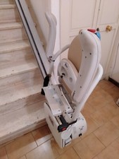 Montascale con seggiolin servoscala con un'unica guida per interno. FUNZIONANTE.