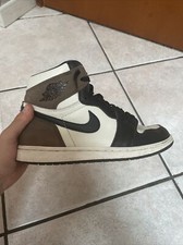 AIR JORDAN  1 RETRO HIGH DARK MOCHA TAGLIA 41 .