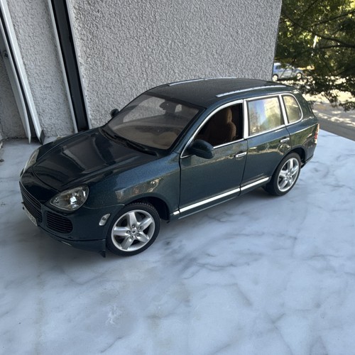 Maisto porsche cayenne turbo - maisto,