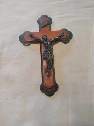 Crocifisso ottone stile art - in,