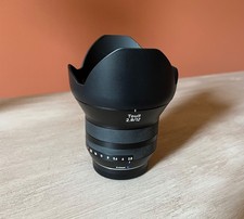 Zeiss Touit 12 mm F/2.8 -