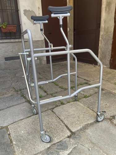 Deambulatore ascellare - , su