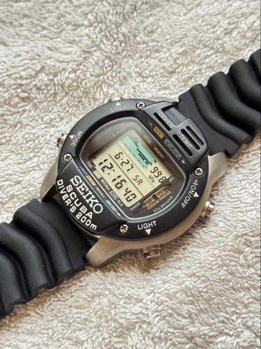 Orologio subacqueo digitale