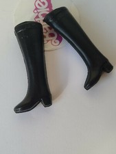 BARBIE MATTEL SCARPE SHOES DOLL CLOTHES VINTAGE STIVALI NERI BLACK HONG KONG 