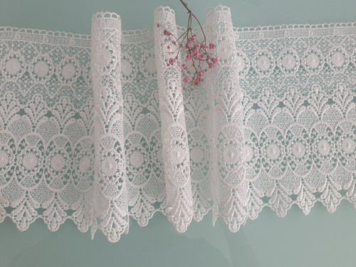 Bordura pizzo bianco - in,