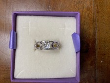 Anello con diamante taglio