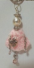 Collana con bambolina rosa fatta a mano a uncinetto! Idea Regalo di Natale!