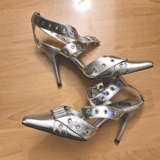 Scarpe con tacco a spillo