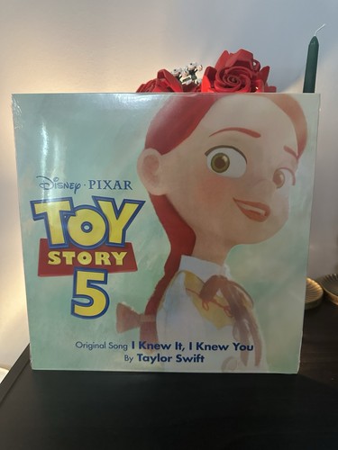 Taylor swift toy - toy, story