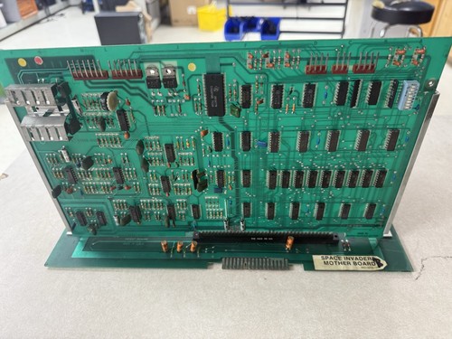 Space invaders arcade pcb - space,