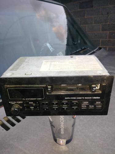 Clarion 2001 stereo - clarion,