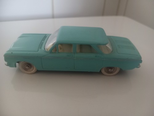 Dinky toys chevrolet corvair - dinky,