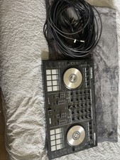 Reloop Mixon 4 Serato Performance Controller DJ + Altoparlante di Alesis