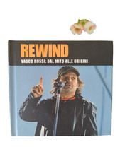 LIBRO  ( GRANDEZZA FORMATO CD ) "REWIND - VASCO ROSSI : DAL MITO ALLE ORIGINI