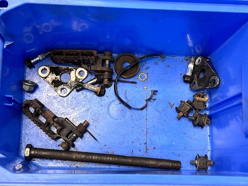 Suzuki 125 poggiapiedi - 125,
