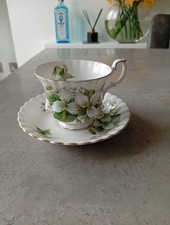 Royal Albert Trillium, tazza e