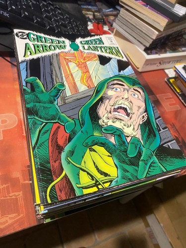 Green arrow lantern - arrow,
