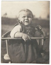 Foto bambino seduta - foto, alta