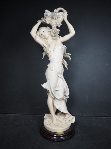 Statuina vintage capodimonte - vintage,