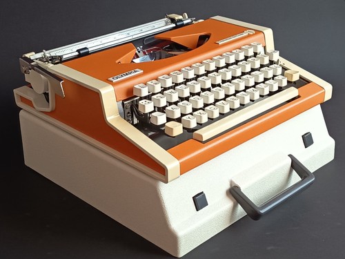 Macchina scrivere olympia - da,
