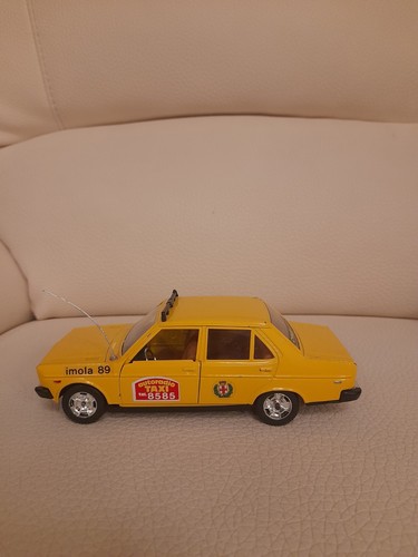 Fiat 131 taxi mebetoys no - taxi, 1/25