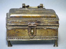 Antico cofanetto in bronzo