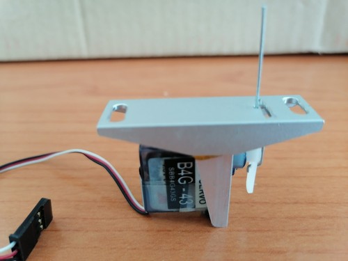 Servo motor con - con, soporte
