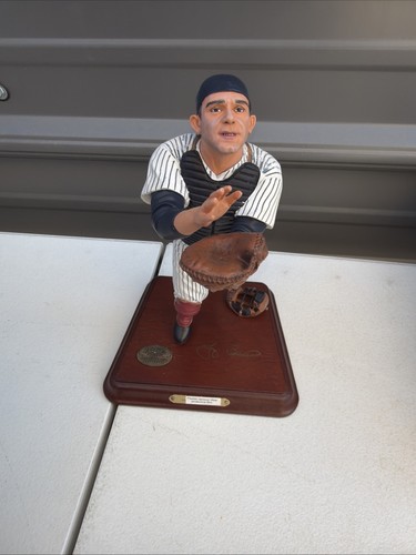 Figurina yogi berra new york - yogi,