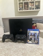 PlayStation 4 Pro 1Tb + UFC 4