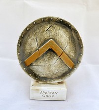 Scultura scudo spartano