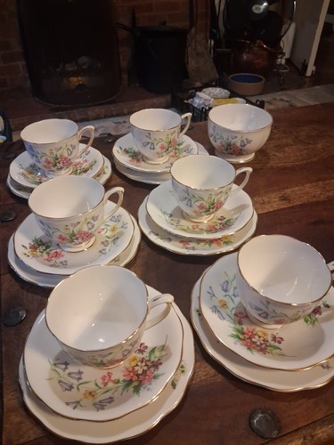 Vintage queen anne fine bone - queen,