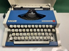 Macchina da scrivere Olympia De Luxe Traveller
