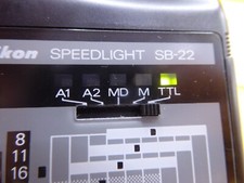 Nikon Speedlight SB-22 flash attacco a slitta - buone condizioni - testato + custodia s/p