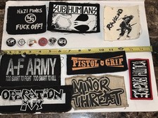 Lotto 8 toppe e 6 bottoni