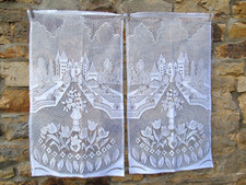 Coppia di tende bianche