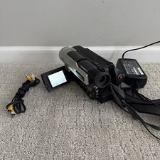 Videocamera Hitachi VM-H665LA