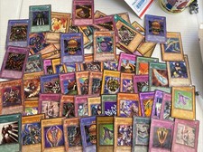 Lotto circa 70 carte yo gi oh