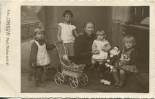Madre Con Bambini Orsacchiotto