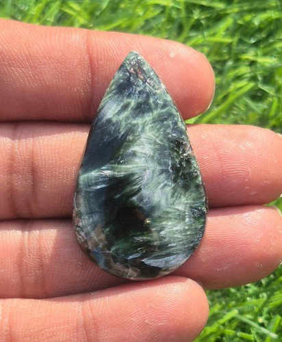 Serafinite verde naturale