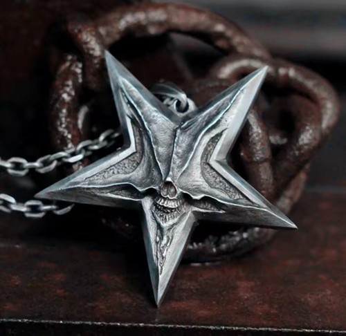 Collana teschio pentagramma
