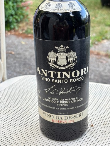 Bottiglia vino santo rosso - di,