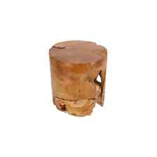 Sgabello in legno grezzo di teak come arredo in casa o negozio ufficio ristorant