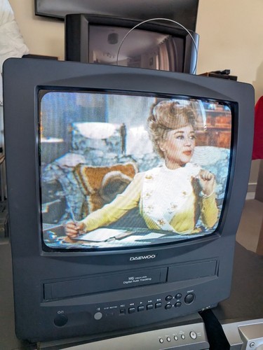Daewoo gb14h1n crt tv - 14",