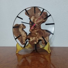 orologio in legno e resina